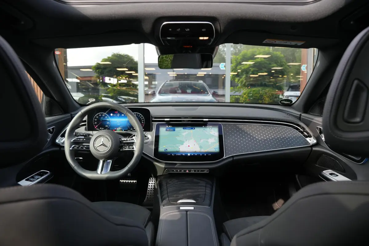 300 e Business Solution AMG Panoramadak DIGITAL LIGHT 360 Camera Adapt. Cruise Memory Trekhaak
