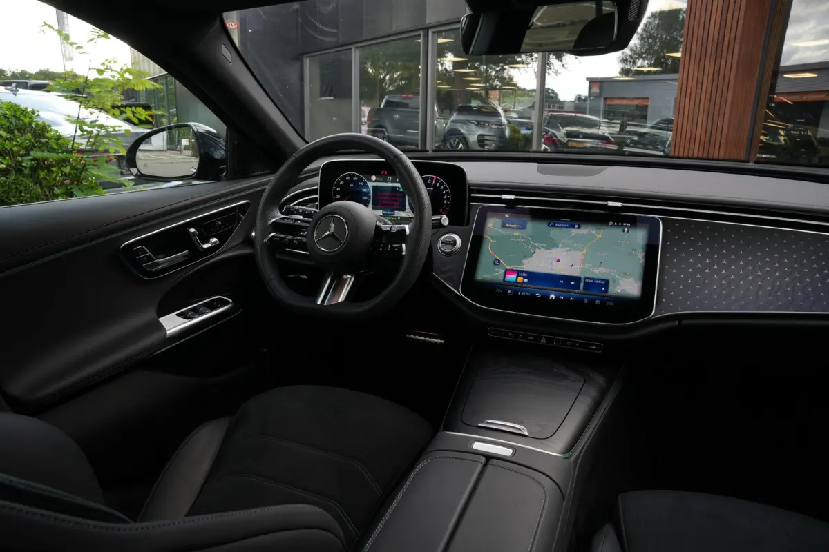 300 e Business Solution AMG Panoramadak DIGITAL LIGHT 360 Camera Adapt. Cruise Memory Trekhaak