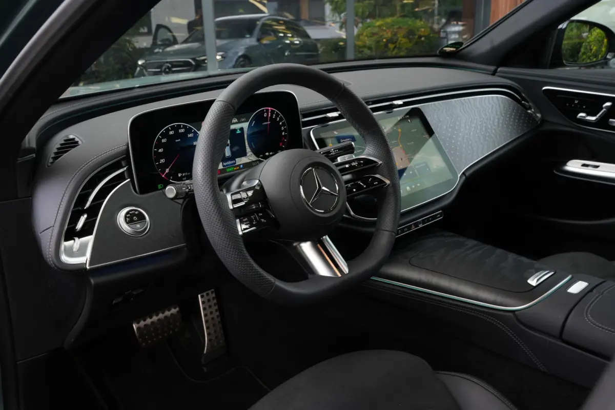 300 e Business Solution AMG Panoramadak DIGITAL LIGHT 360 Camera Adapt. Cruise Memory Trekhaak