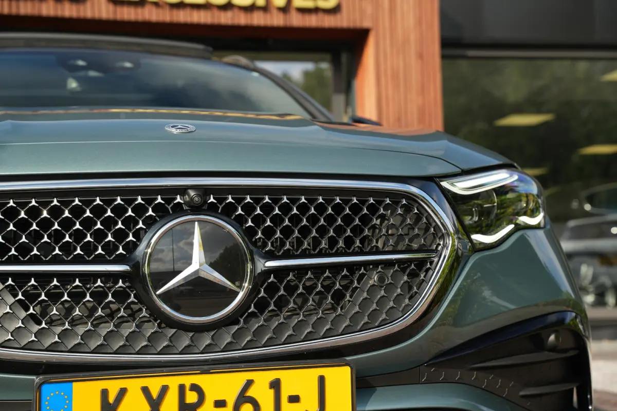 300 e Business Solution AMG Panoramadak DIGITAL LIGHT 360 Camera Adapt. Cruise Memory Trekhaak