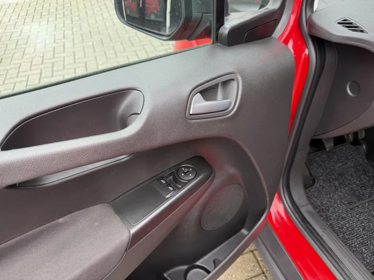 1.0 Benzine,Airco,Cruise,Stoelverwarming.