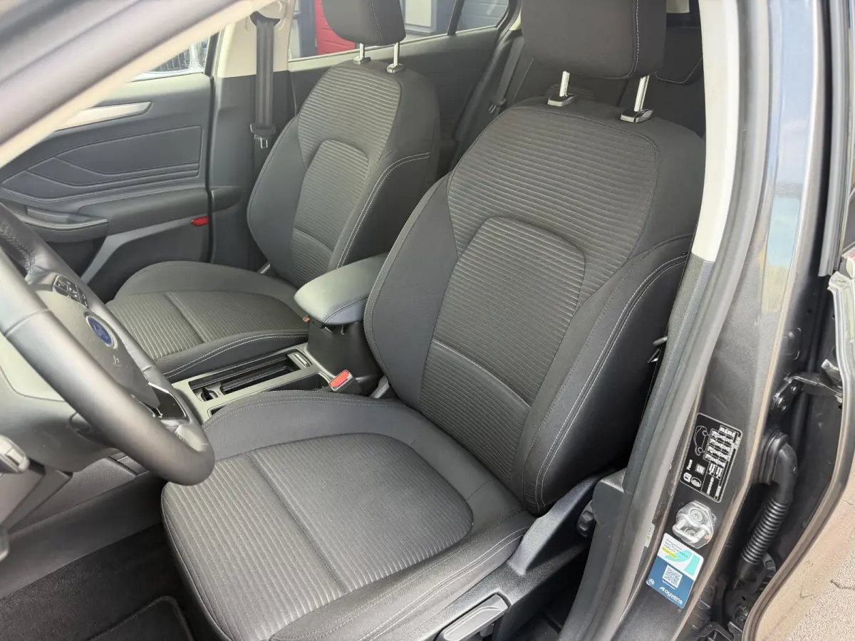 1.0 EcoBoost Hybrid Titanium