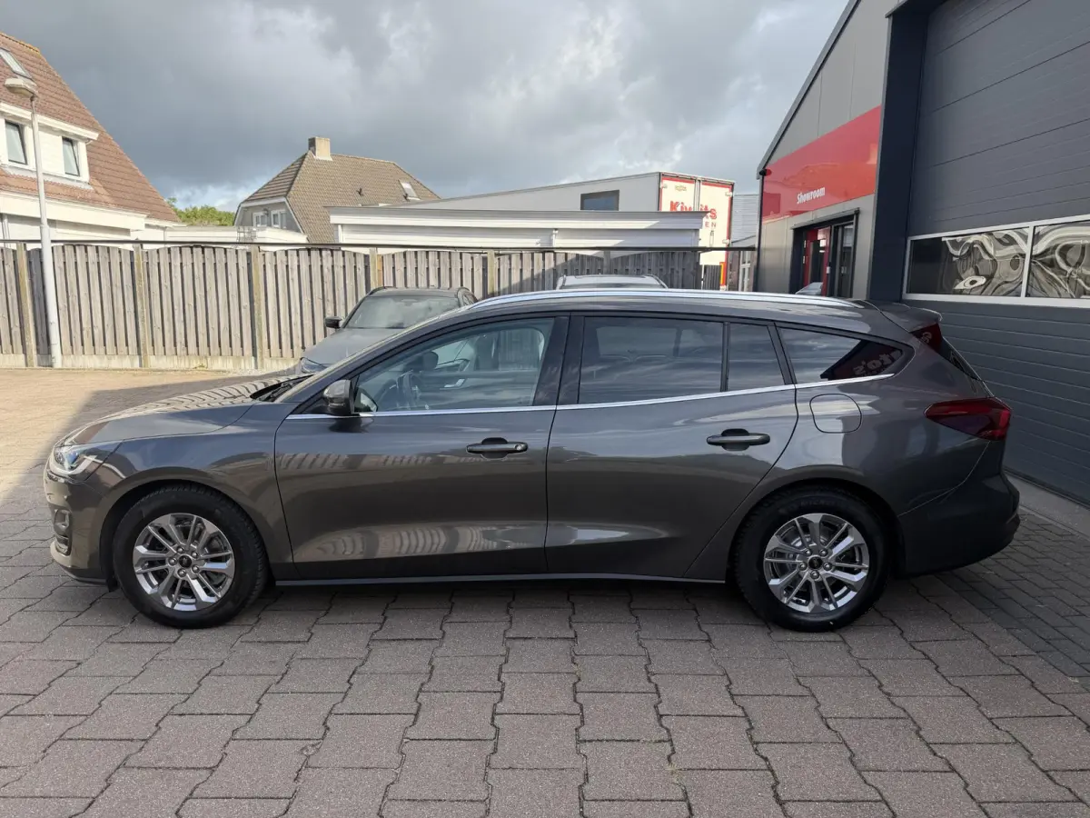 1.0 EcoBoost Hybrid Titanium