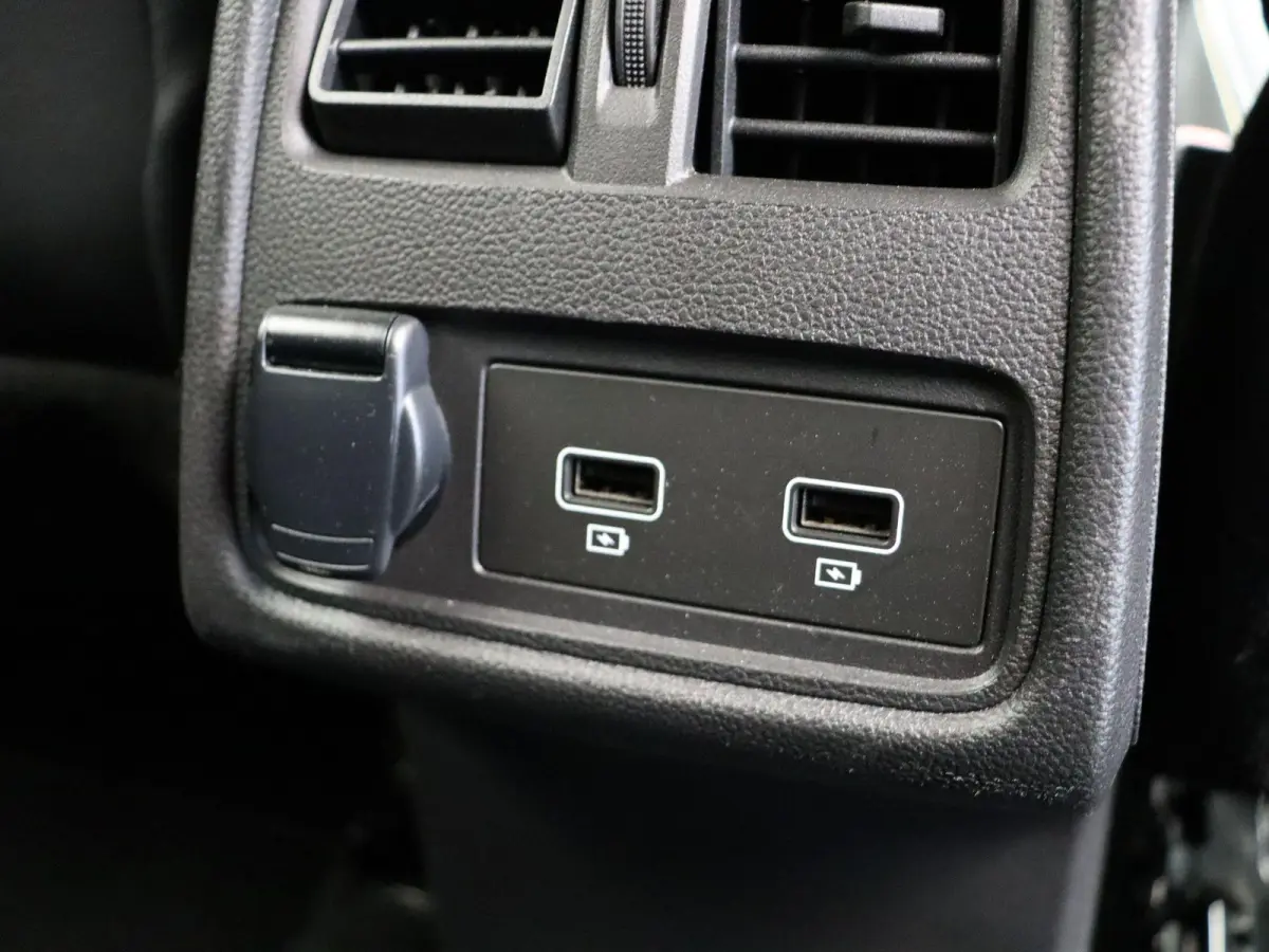 E-Tech Hybrid 145pk Engineered | Digitaal dashboard | Achteruitrijcamera | Climate control |