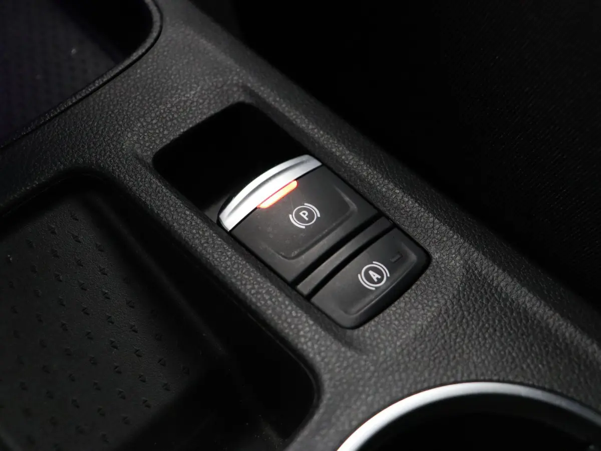 E-Tech Hybrid 145pk Engineered | Digitaal dashboard | Achteruitrijcamera | Climate control |