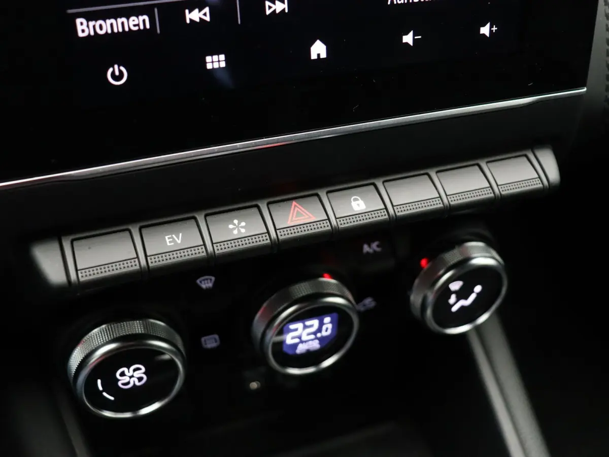 E-Tech Hybrid 145pk Engineered | Digitaal dashboard | Achteruitrijcamera | Climate control |