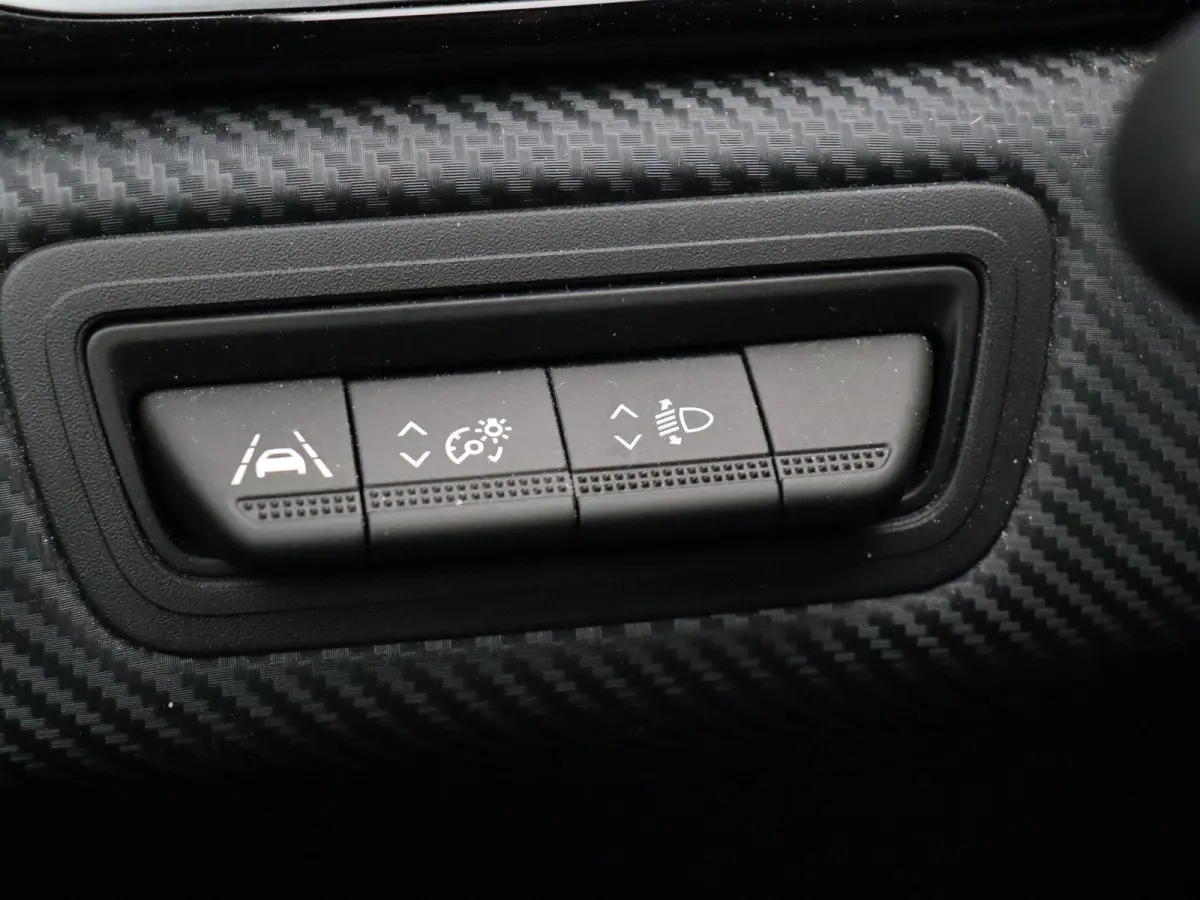 E-Tech Hybrid 145pk Engineered | Digitaal dashboard | Achteruitrijcamera | Climate control |