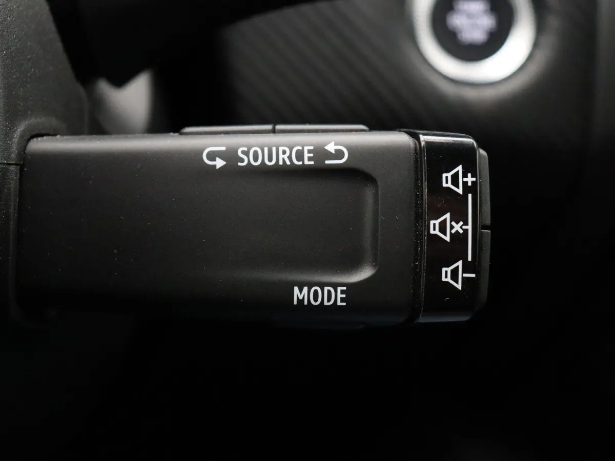 E-Tech Hybrid 145pk Engineered | Digitaal dashboard | Achteruitrijcamera | Climate control |