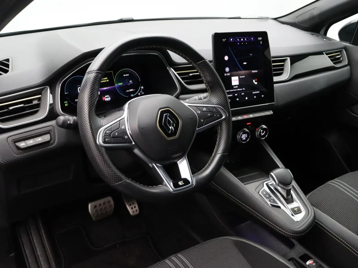 E-Tech Hybrid 145pk Engineered | Digitaal dashboard | Achteruitrijcamera | Climate control |