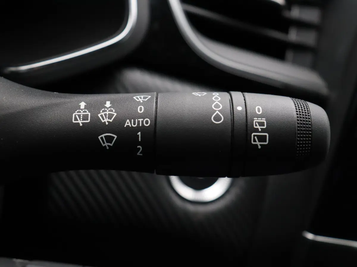 E-Tech Hybrid 145pk Engineered | Digitaal dashboard | Achteruitrijcamera | Climate control |