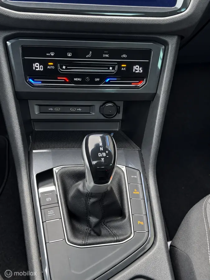 1.4 TSI eHybrid PANO/CARPLAY/CAMERA/SOH 99.9%