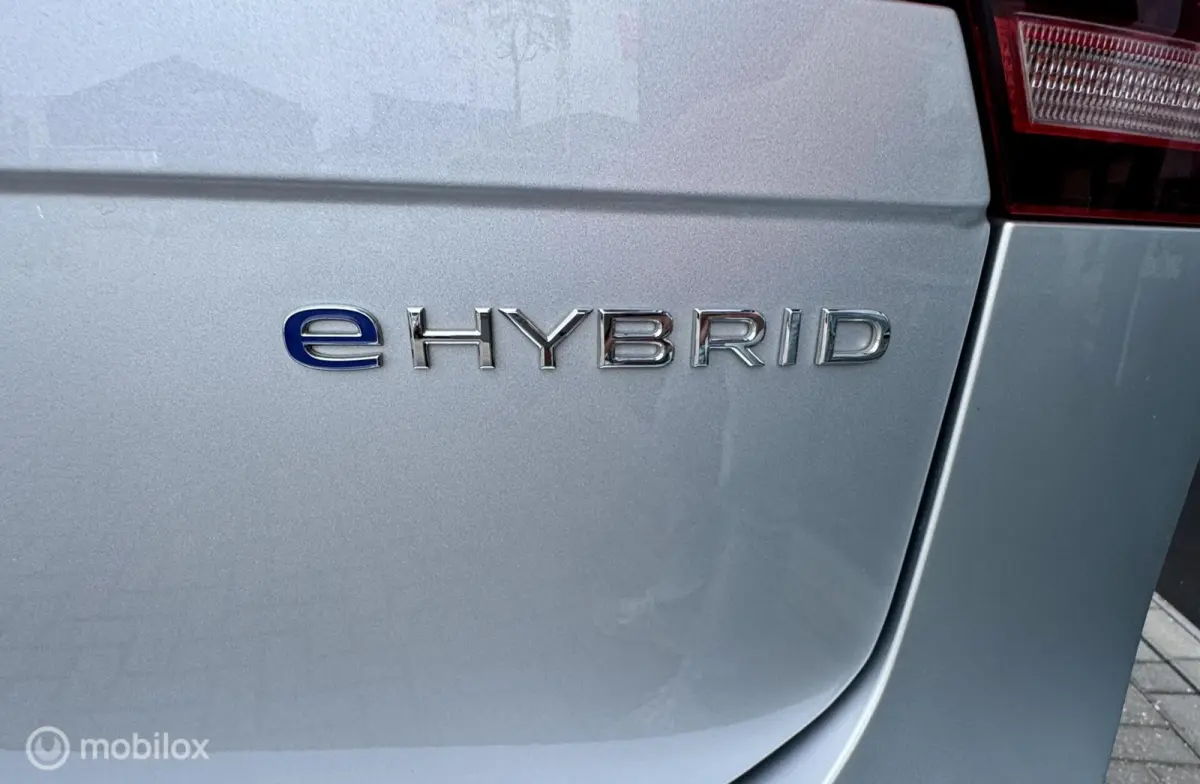 1.4 TSI eHybrid PANO/CARPLAY/CAMERA/SOH 99.9%