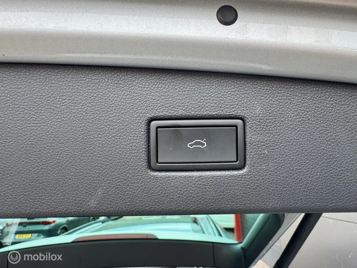 1.4 TSI eHybrid PANO/CARPLAY/CAMERA/SOH 99.9%