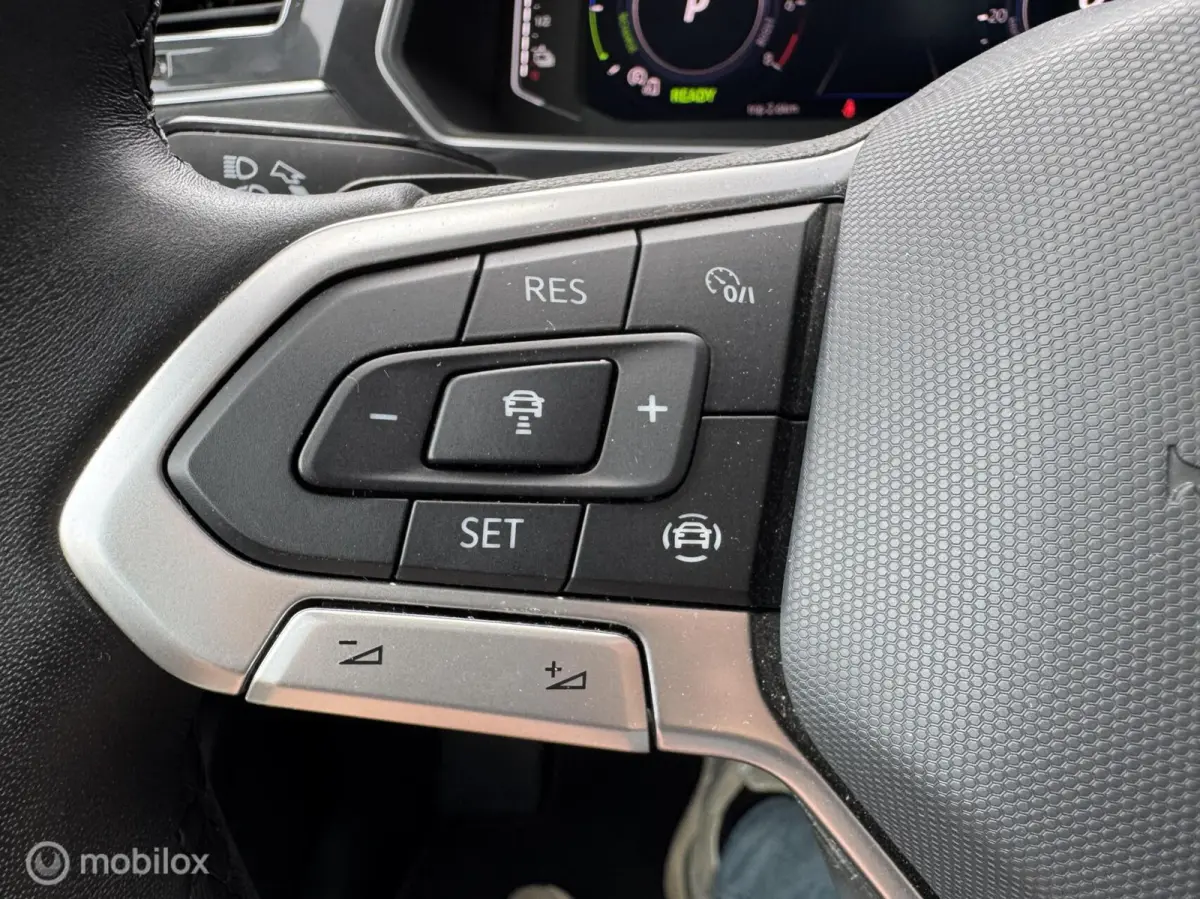 1.4 TSI eHybrid PANO/CARPLAY/CAMERA/SOH 99.9%