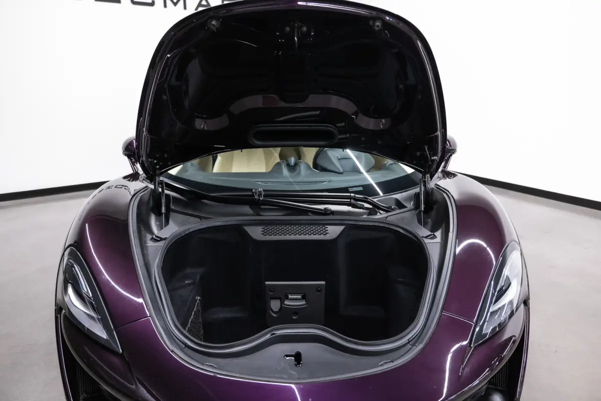 Coupe Btw auto, (€ 107.396.69 Ex B.T.W) DEALER AUTO, Lift Dealer auto, Lift,