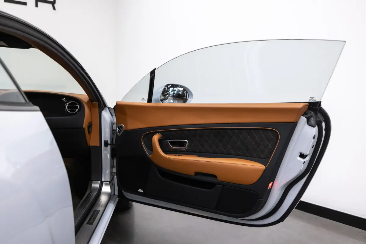 6.0 W12 Supersports Btw auto, Fiscale waarde € 22.000,- (€ 61.942.15 Ex B.T.W) DEALER AUTO YOUNGTIMER !