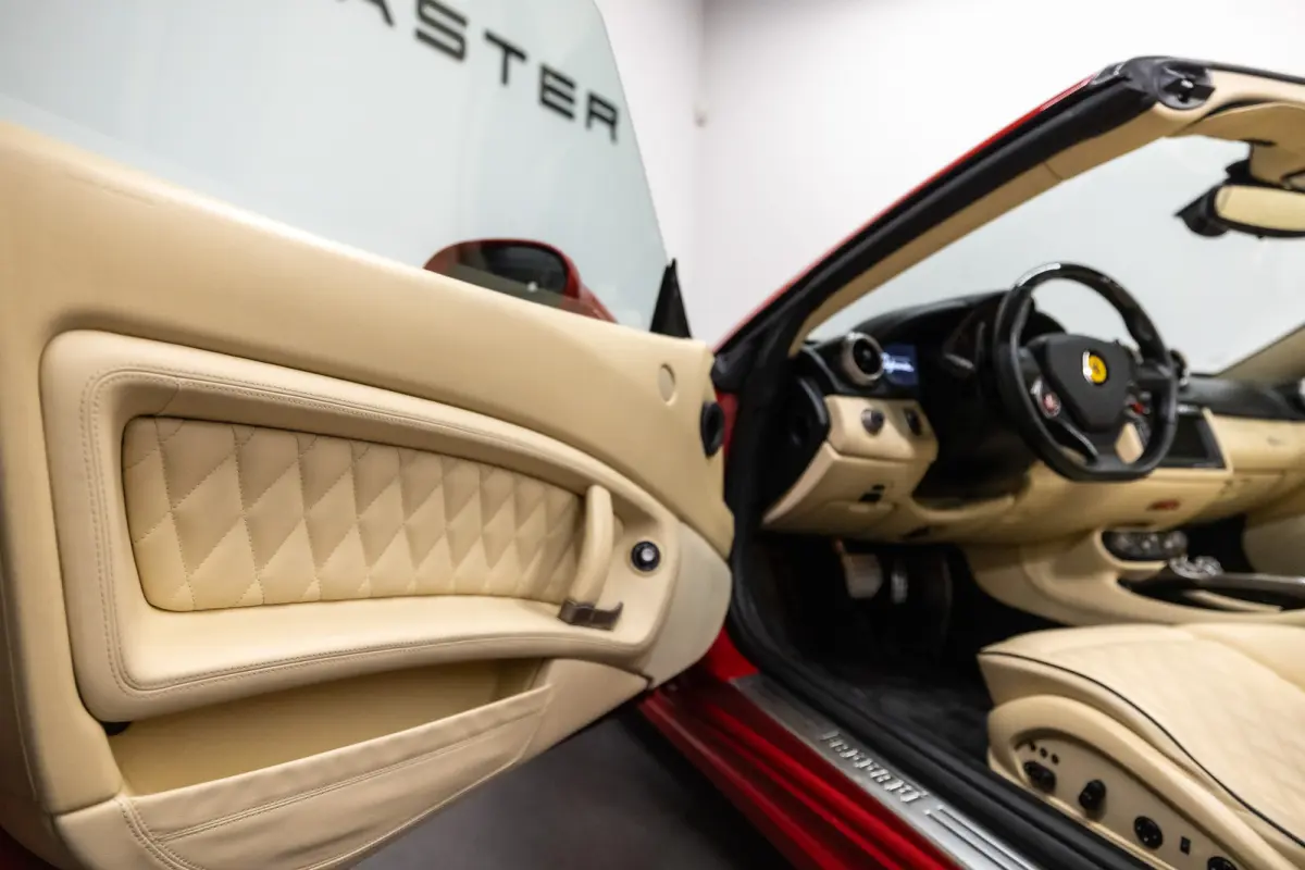 4.3 V8 Btw auto, Fiscale waarde € 22.000,- (€ 90.867,77 Ex B.T.W) DEALER AUTO Dealer auto