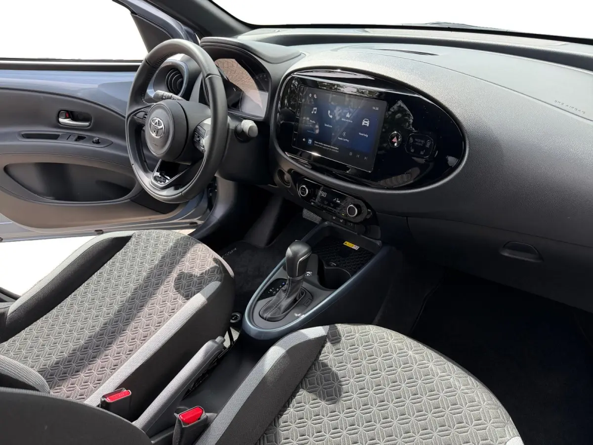 1.0 VVT-i S-CVT Envy