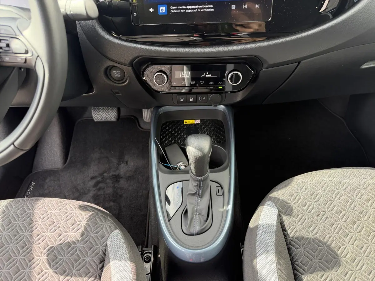 1.0 VVT-i S-CVT Envy