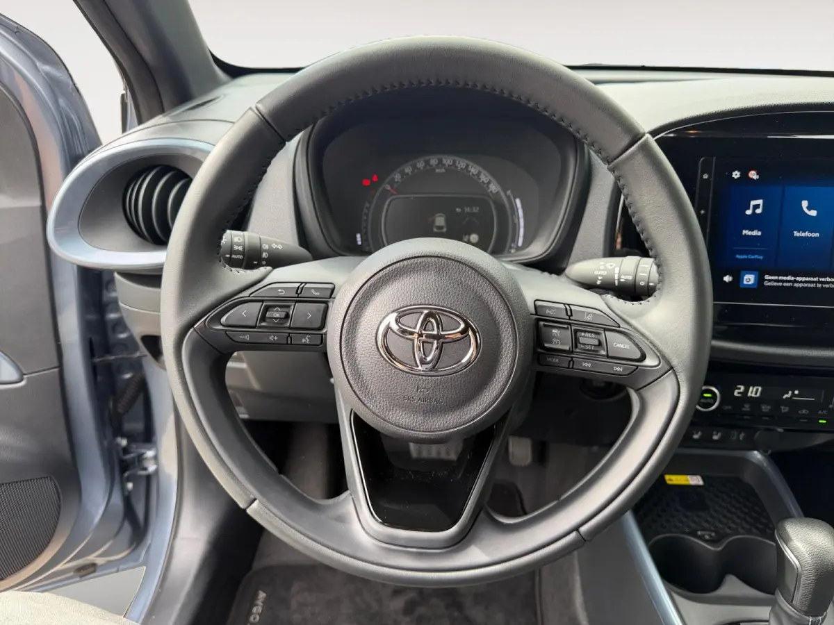 1.0 VVT-i S-CVT Envy