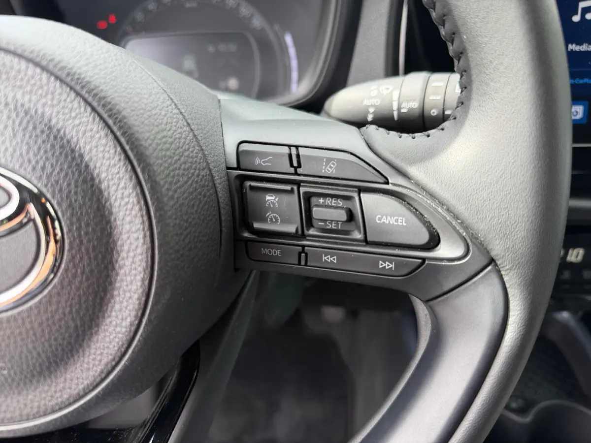 1.0 VVT-i S-CVT Envy
