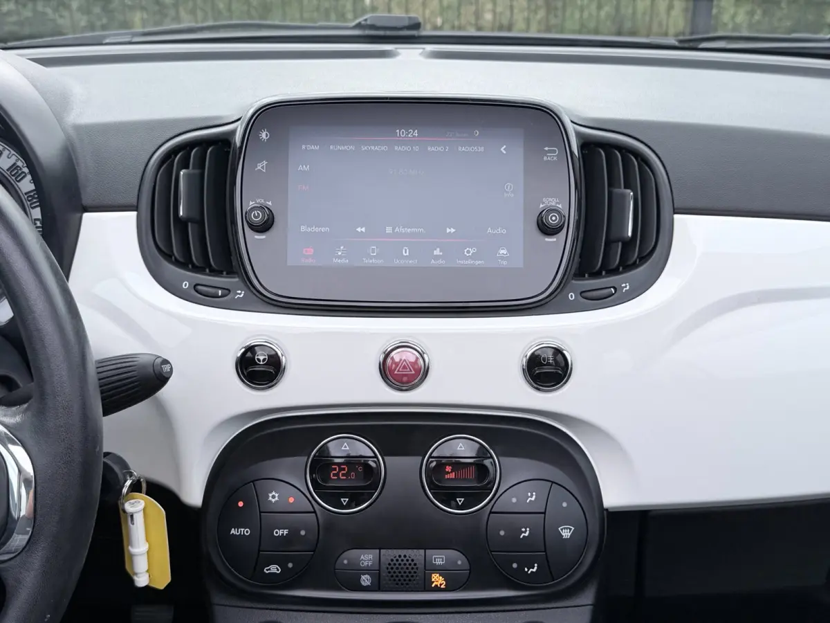 1.2 Lounge | Mirror Edition |PDC | Bluetooth | Cabrio | Carplay |