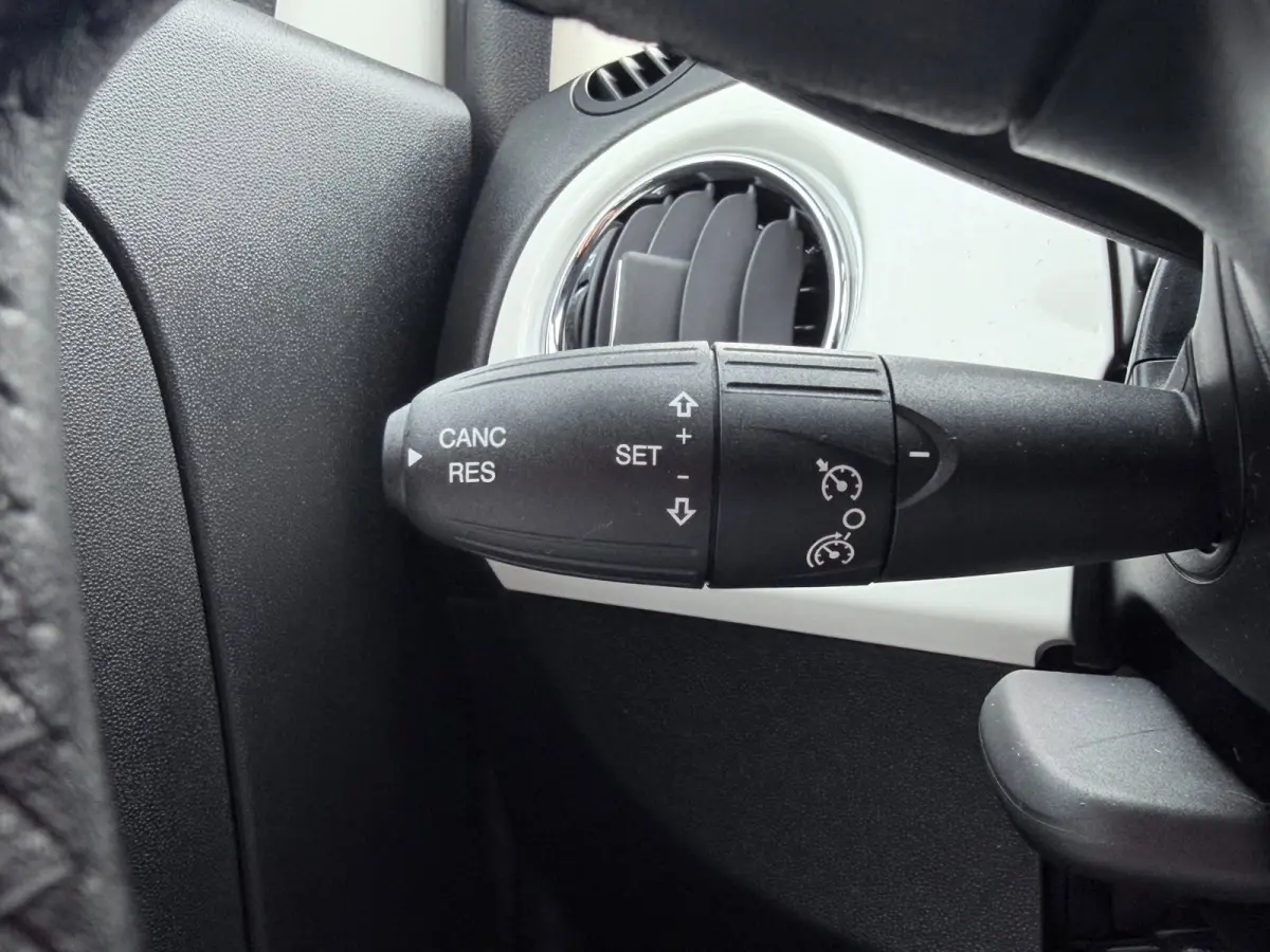 1.2 Lounge | Mirror Edition |PDC | Bluetooth | Cabrio | Carplay |