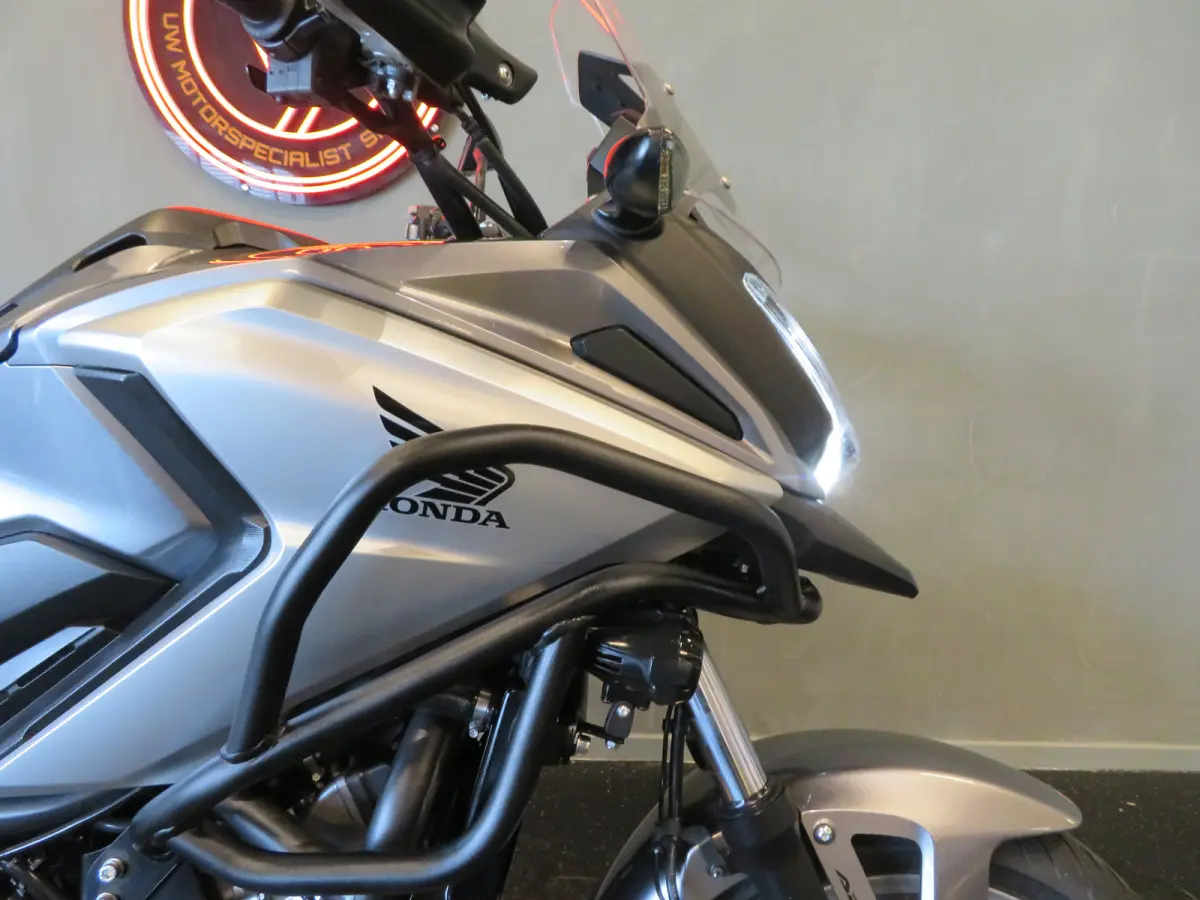 NC NC750XA SUPER FRAAI!