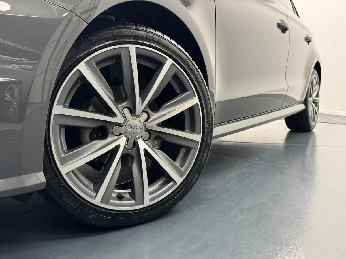 1.0 TFSi S-Line Automaat-Airco-Navigatie-Cr.contr-Bluetooth-Lm17''velgen