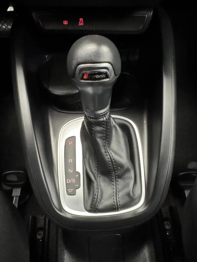 1.0 TFSi S-Line Automaat-Airco-Navigatie-Cr.contr-Bluetooth-Lm17''velgen