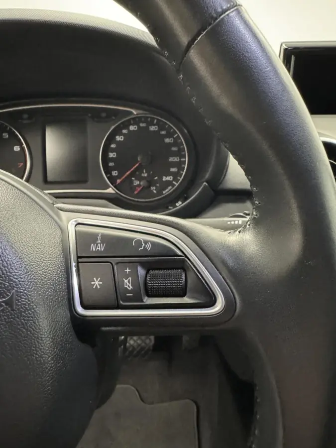 1.0 TFSi S-Line Automaat-Airco-Navigatie-Cr.contr-Bluetooth-Lm17''velgen
