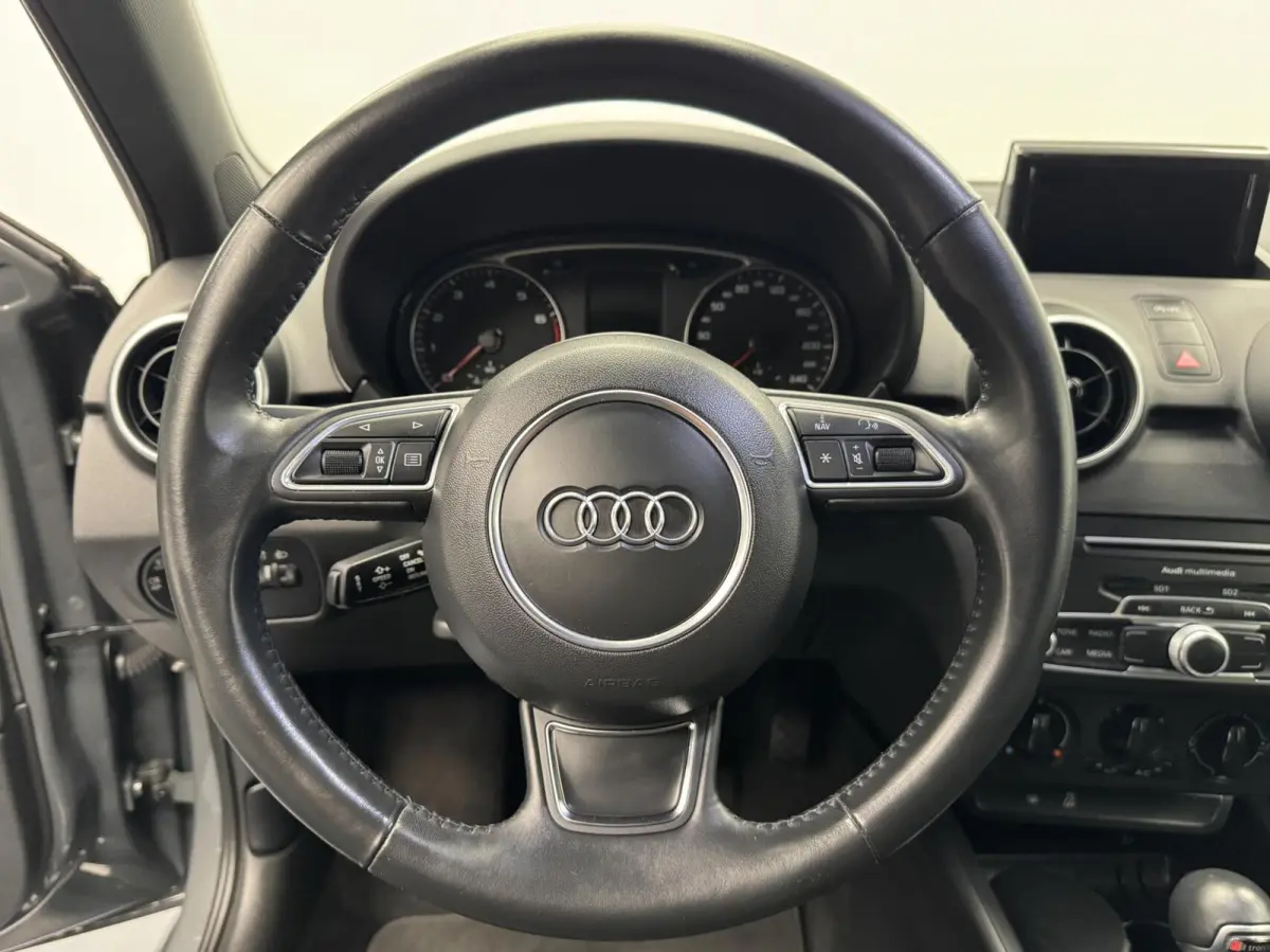1.0 TFSi S-Line Automaat-Airco-Navigatie-Cr.contr-Bluetooth-Lm17''velgen