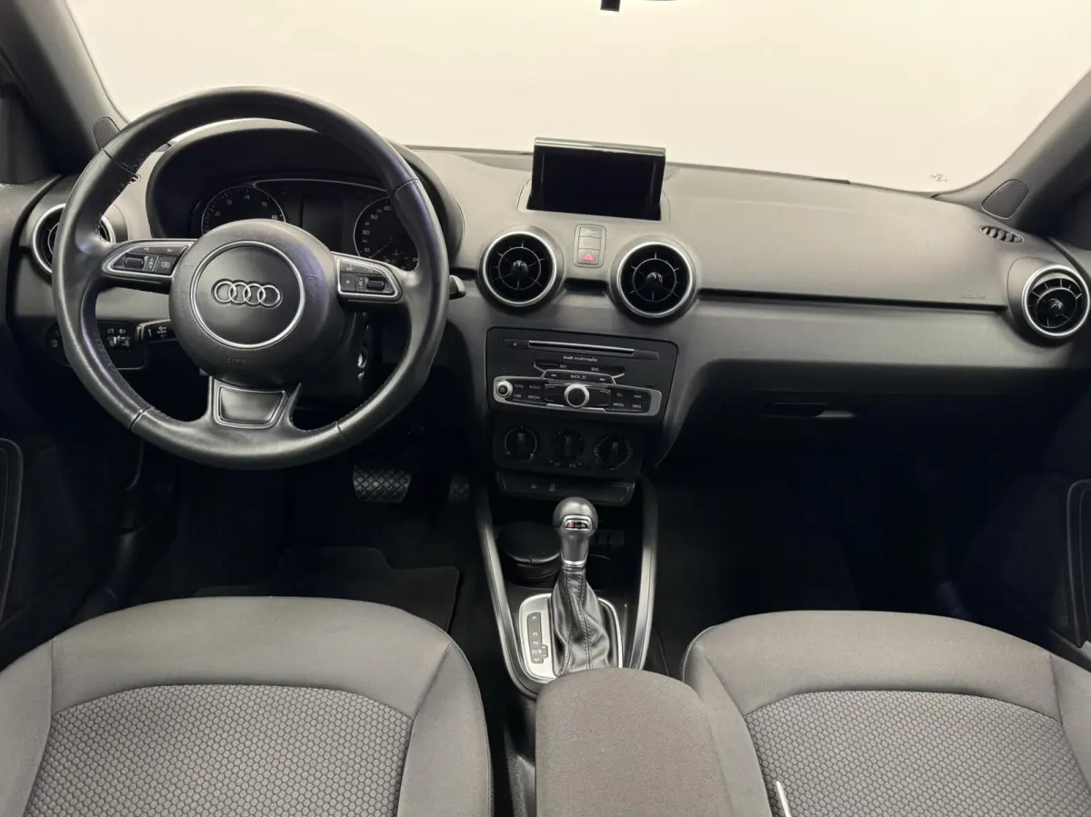 1.0 TFSi S-Line Automaat-Airco-Navigatie-Cr.contr-Bluetooth-Lm17''velgen