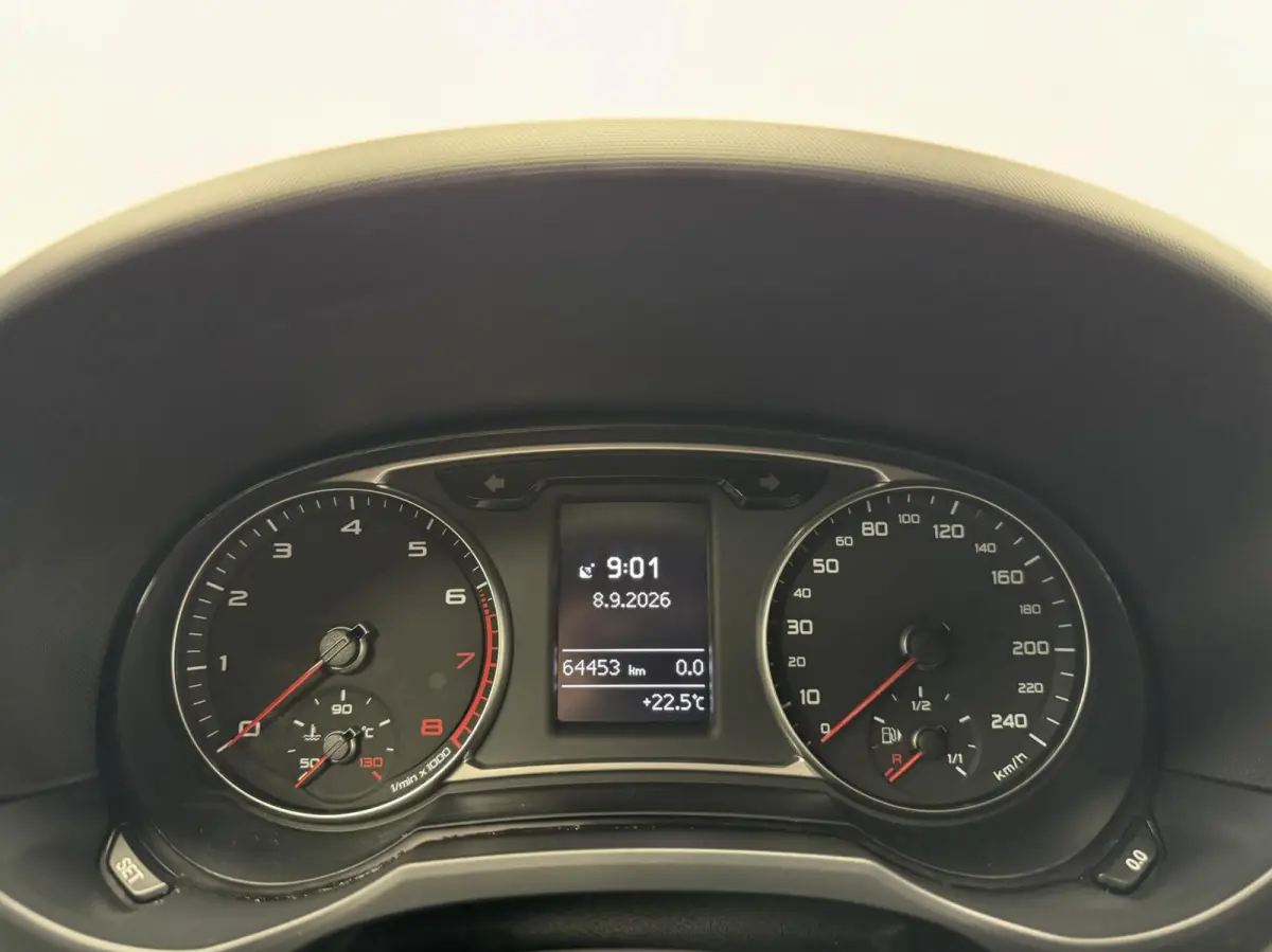 1.0 TFSi S-Line Automaat-Airco-Navigatie-Cr.contr-Bluetooth-Lm17''velgen