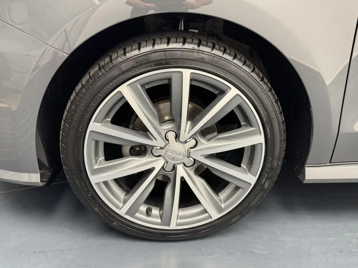 1.0 TFSi S-Line Automaat-Airco-Navigatie-Cr.contr-Bluetooth-Lm17''velgen