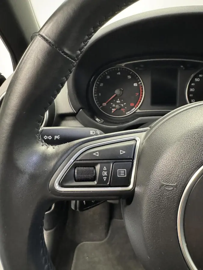 1.0 TFSi S-Line Automaat-Airco-Navigatie-Cr.contr-Bluetooth-Lm17''velgen