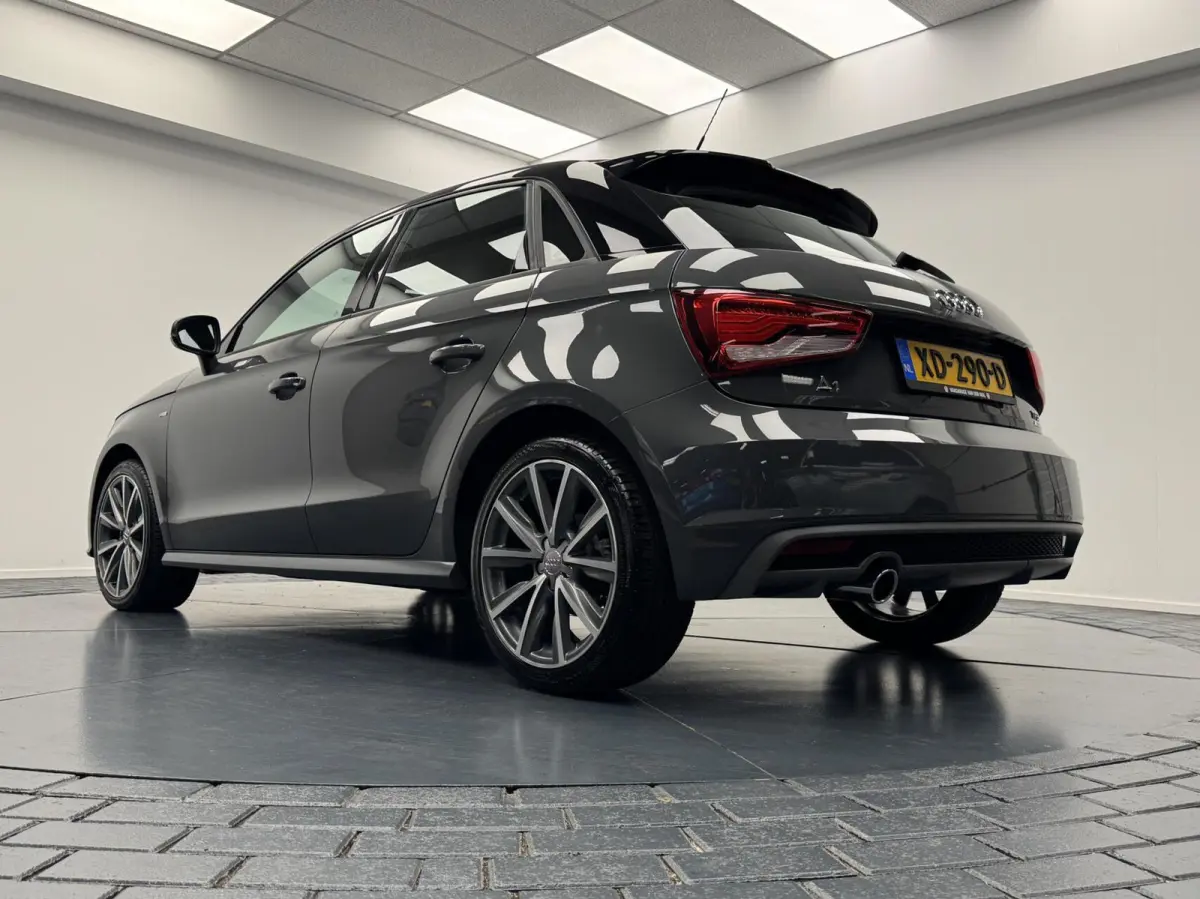 1.0 TFSi S-Line Automaat-Airco-Navigatie-Cr.contr-Bluetooth-Lm17''velgen