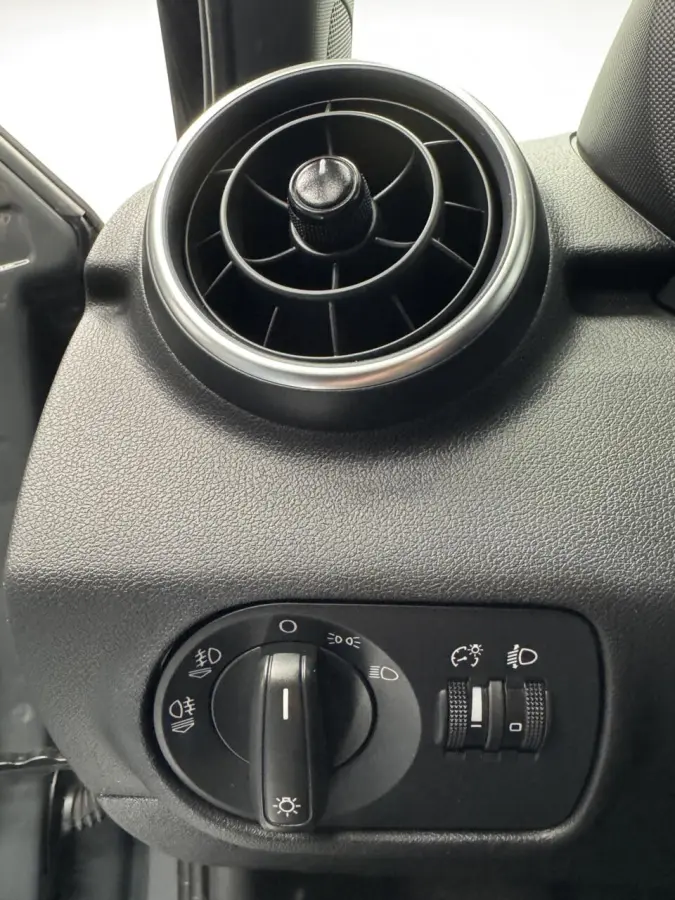 1.0 TFSi S-Line Automaat-Airco-Navigatie-Cr.contr-Bluetooth-Lm17''velgen