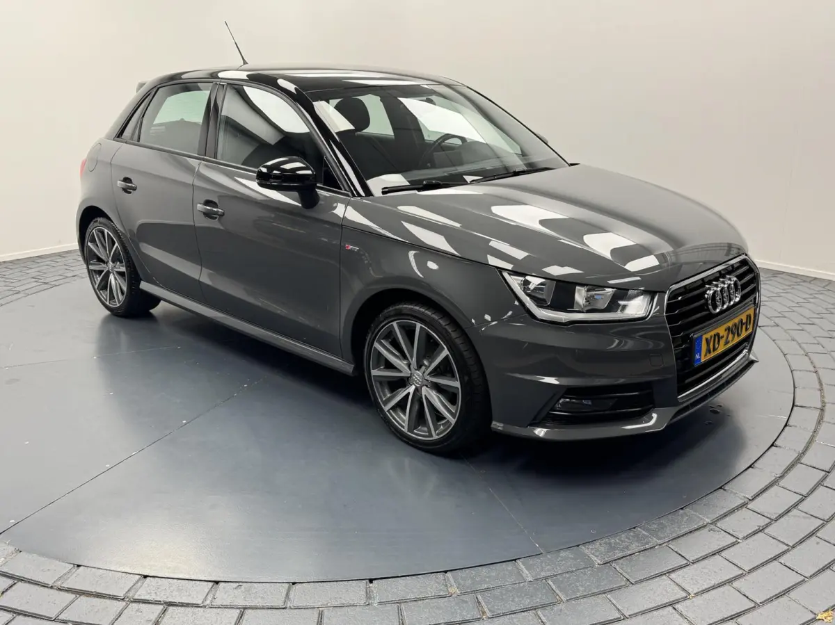 1.0 TFSi S-Line Automaat-Airco-Navigatie-Cr.contr-Bluetooth-Lm17''velgen