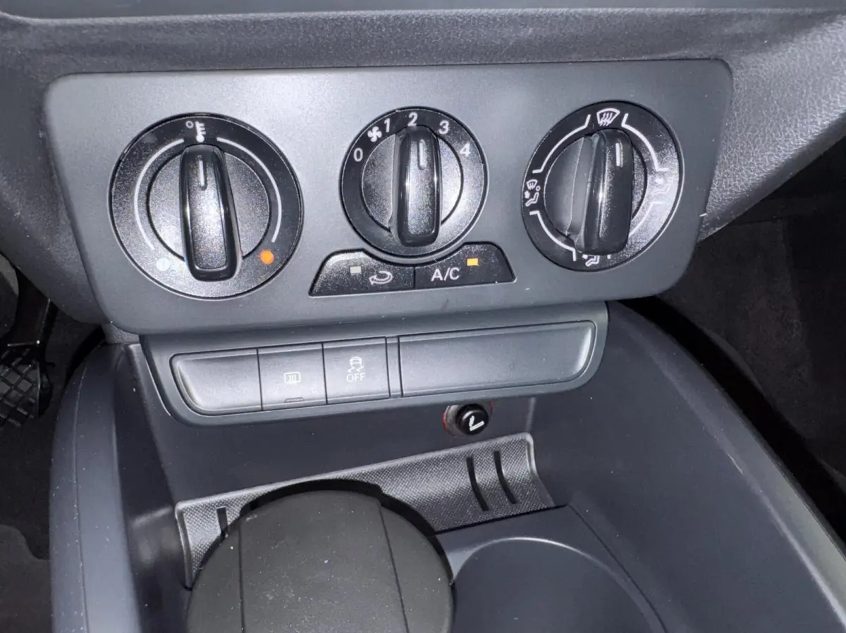 1.0 TFSi S-Line Automaat-Airco-Navigatie-Cr.contr-Bluetooth-Lm17''velgen