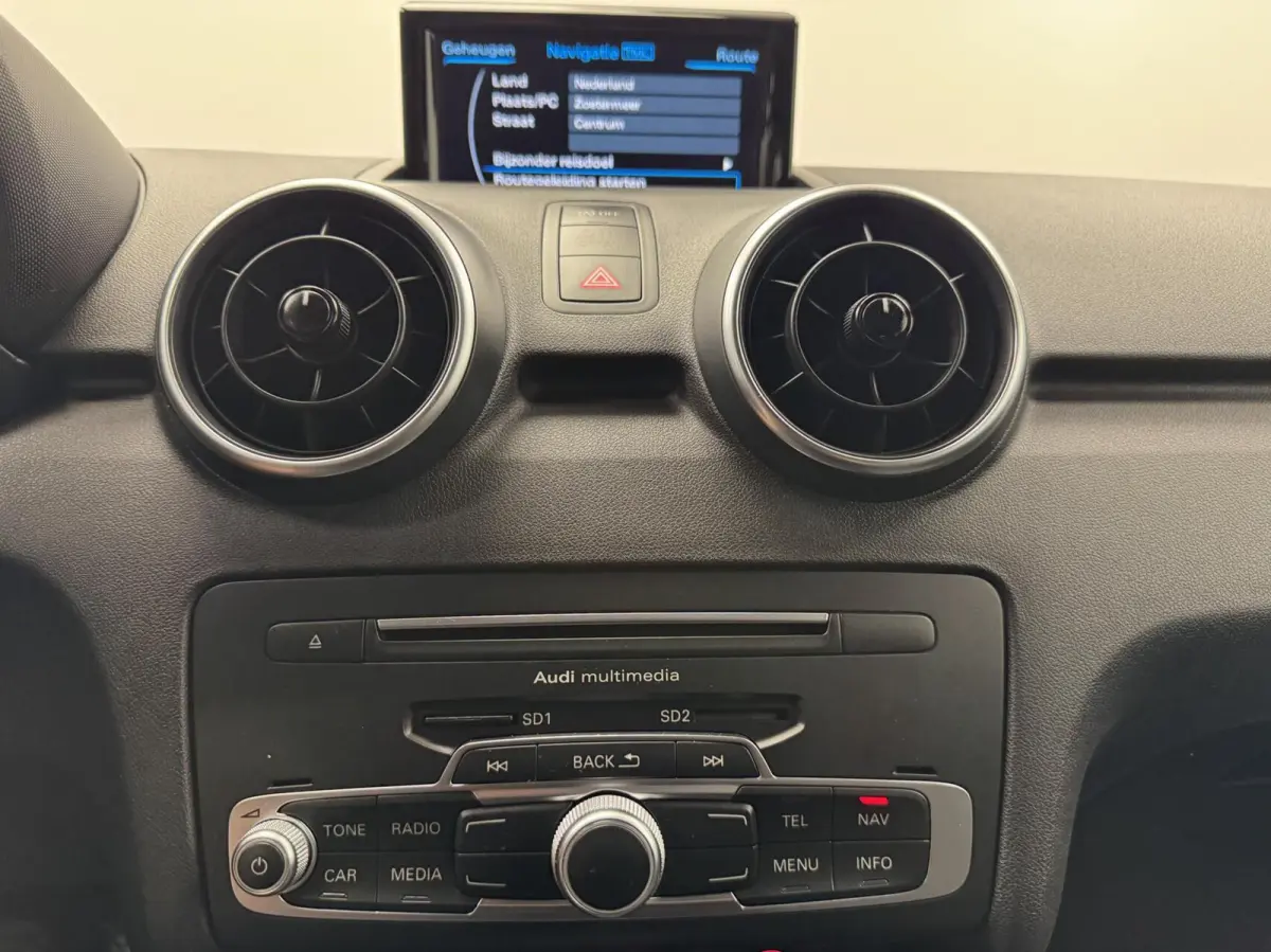 1.0 TFSi S-Line Automaat-Airco-Navigatie-Cr.contr-Bluetooth-Lm17''velgen