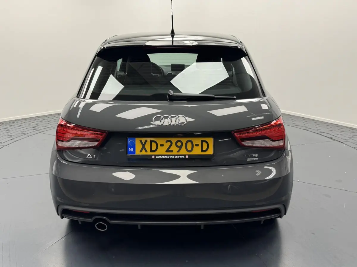 1.0 TFSi S-Line Automaat-Airco-Navigatie-Cr.contr-Bluetooth-Lm17''velgen