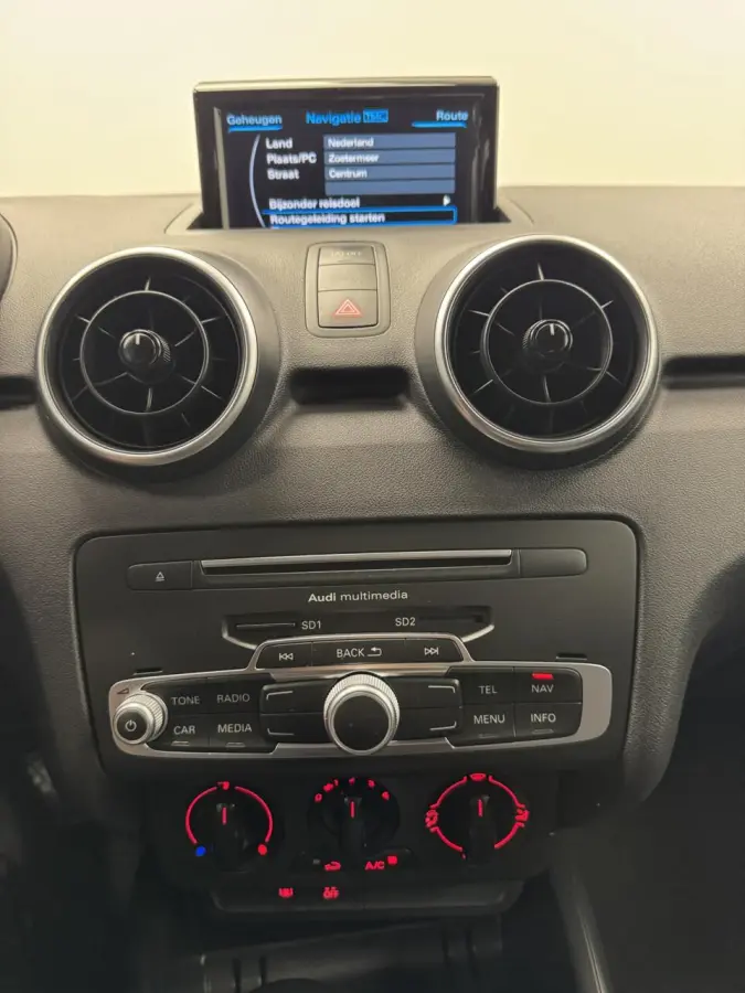 1.0 TFSi S-Line Automaat-Airco-Navigatie-Cr.contr-Bluetooth-Lm17''velgen