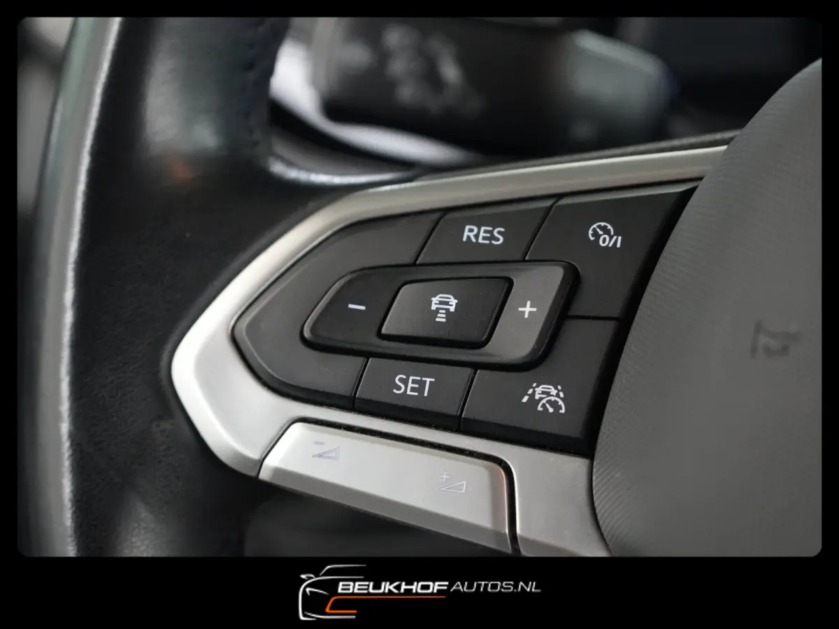 1.0 TSI Business Automaat Virtual Navigatie
