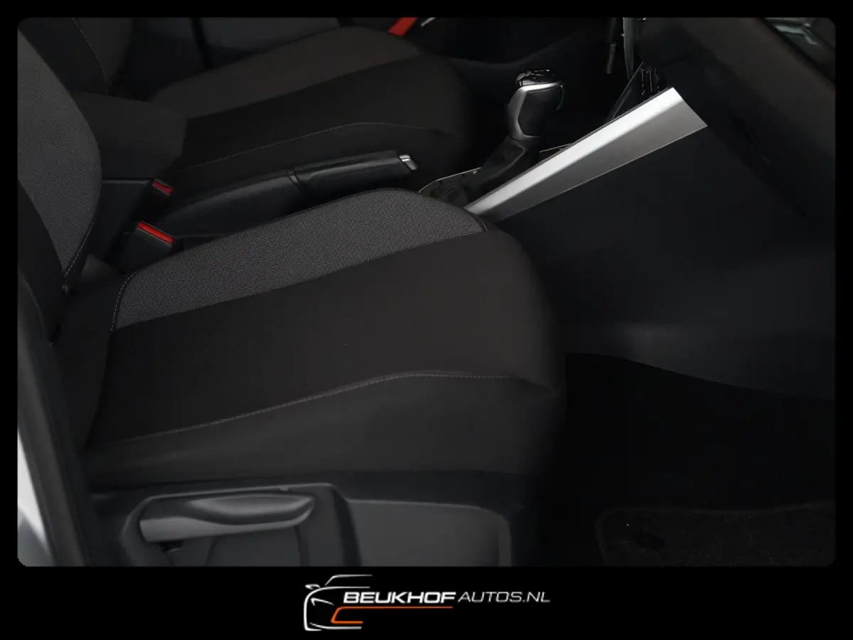 1.0 TSI Business Automaat Virtual Navigatie