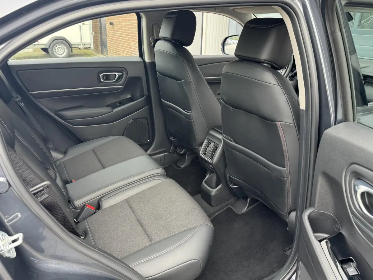 1.5 E:HEV ADVANCE I AUTOMAAT I P-CAMERA I STOELVERWARMING I APPLE CARPLAY I ANDROID AUTO