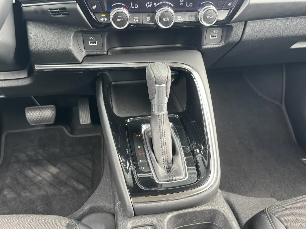 1.5 E:HEV ADVANCE I AUTOMAAT I P-CAMERA I STOELVERWARMING I APPLE CARPLAY I ANDROID AUTO
