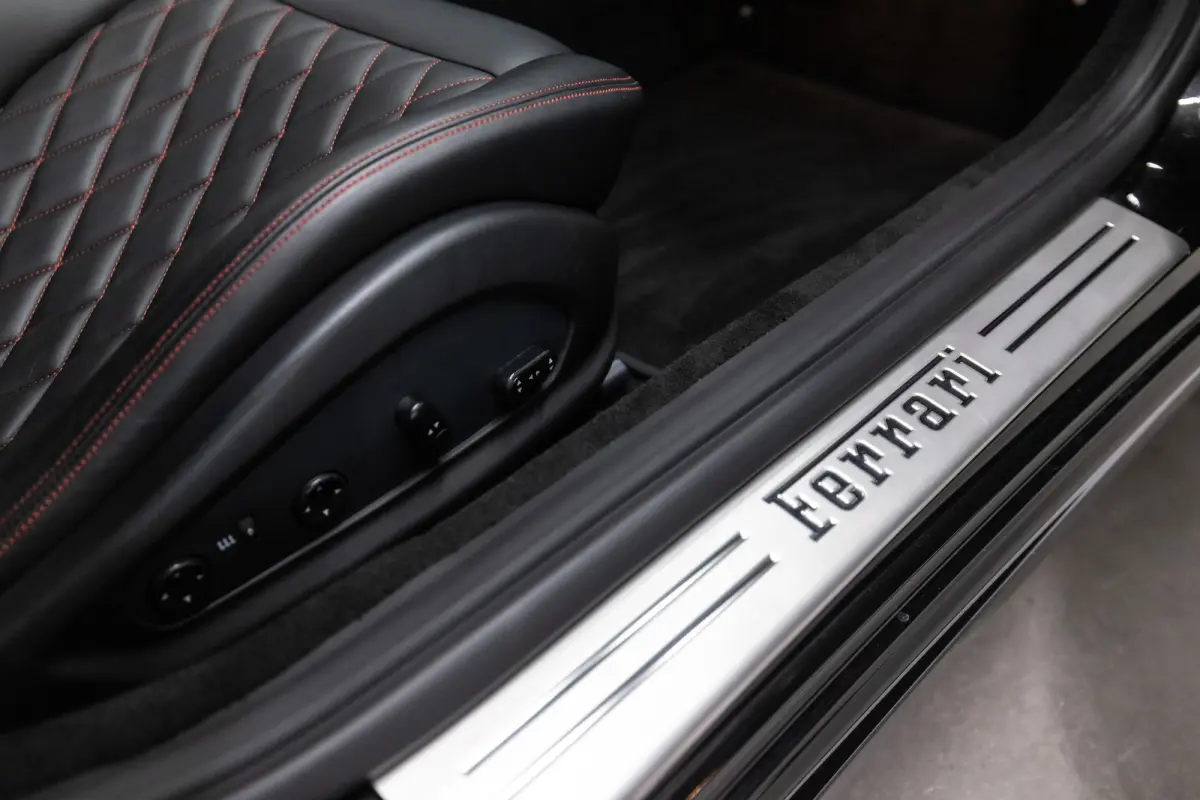 4.3 V8 30 Btw auto, (€ 107.396,69 Ex B.T.W) DEALER AUTO Dealer auto