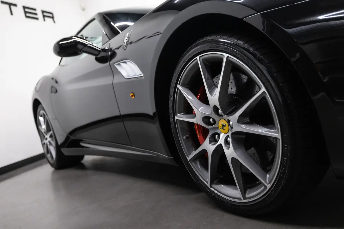 4.3 V8 30 Btw auto, (€ 107.396,69 Ex B.T.W) DEALER AUTO Dealer auto