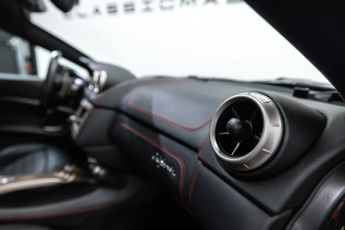 4.3 V8 30 Btw auto, (€ 107.396,69 Ex B.T.W) DEALER AUTO Dealer auto